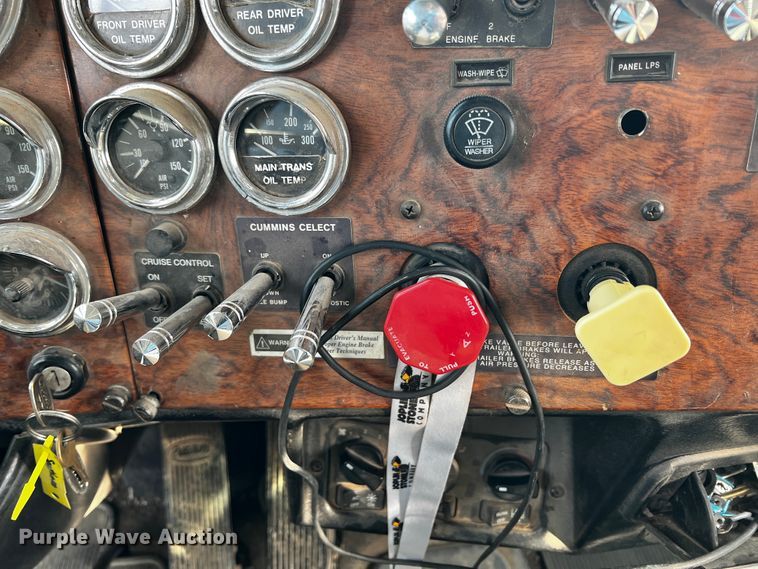 image for item JH9297 1998 Peterbilt 379  dump truck