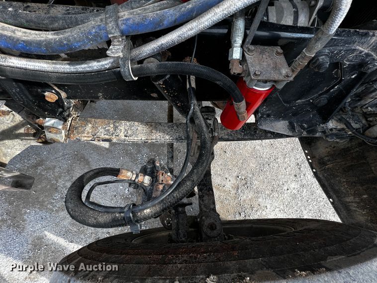 image for item JH9297 1998 Peterbilt 379  dump truck