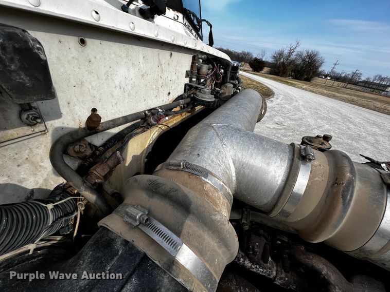 image for item JH9297 1998 Peterbilt 379  dump truck