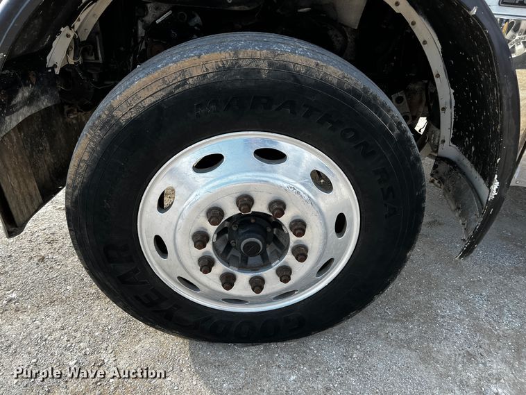 image for item JH9297 1998 Peterbilt 379  dump truck