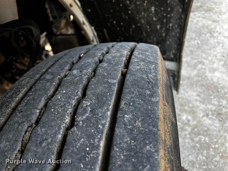 image for item JH9297 1998 Peterbilt 379  dump truck