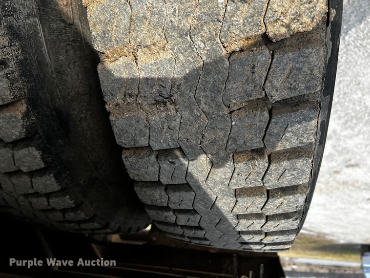 image for item JH9297 1998 Peterbilt 379  dump truck