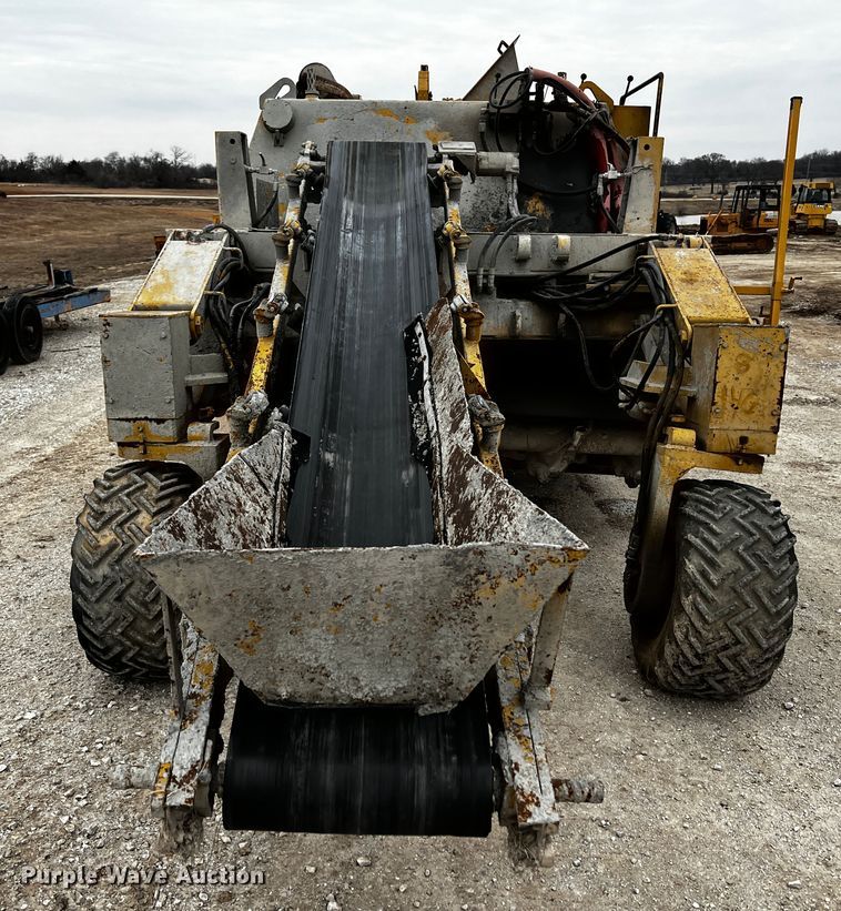 image for item JH9299 Easi-pour TP880D  curb machine