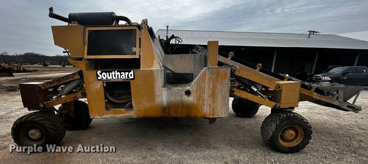 image for item JH9299 Easi-pour TP880D  curb machine