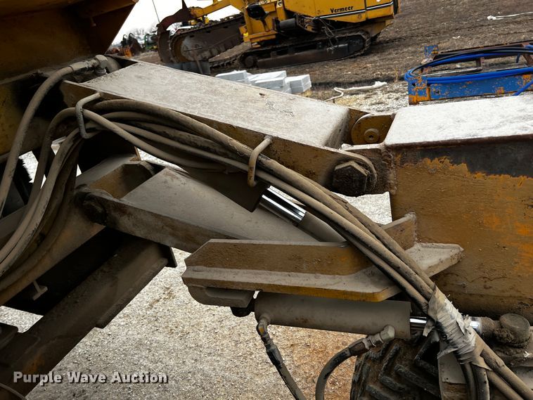 image for item JH9299 Easi-pour TP880D  curb machine