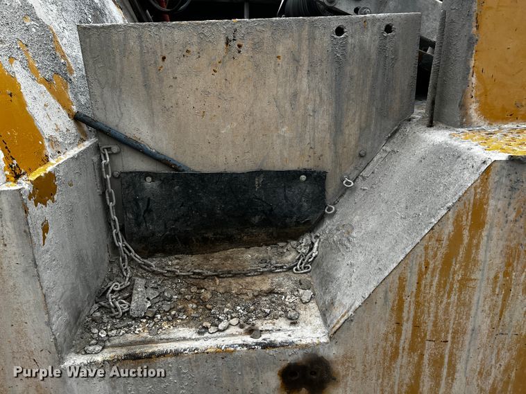 image for item JH9299 Easi-pour TP880D  curb machine