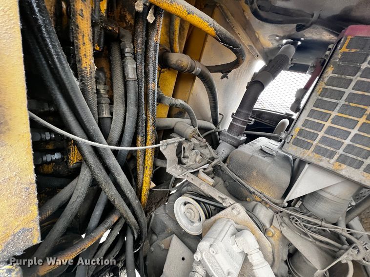 image for item JH9299 Easi-pour TP880D  curb machine