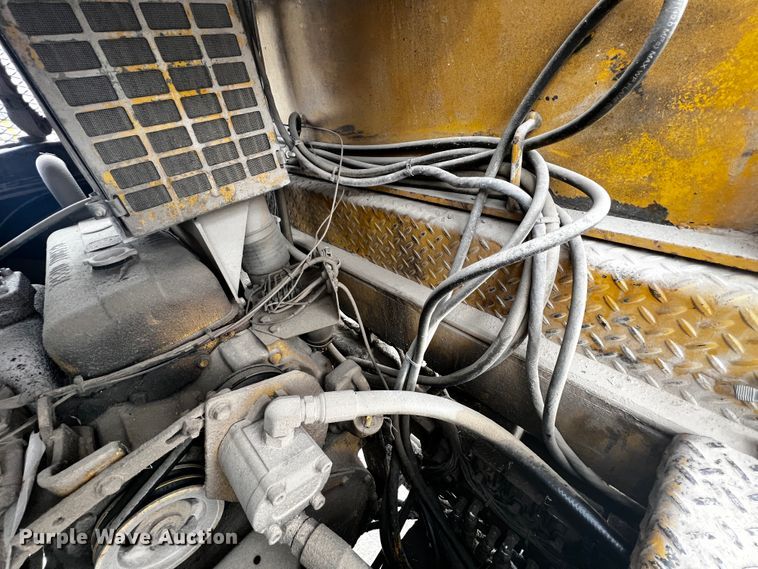 image for item JH9299 Easi-pour TP880D  curb machine