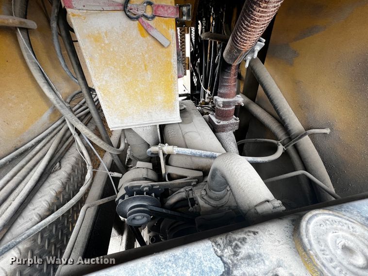 image for item JH9299 Easi-pour TP880D  curb machine