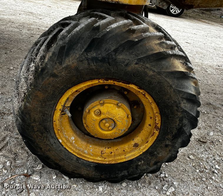 image for item JH9299 Easi-pour TP880D  curb machine