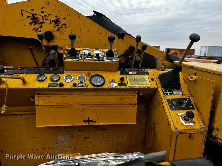 image for item JH9300 1993 Vermeer T800HT  trencher