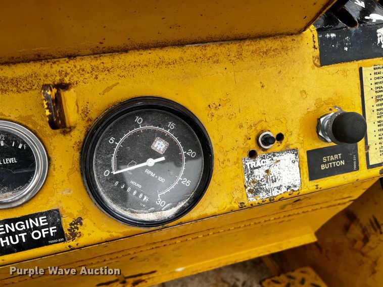 image for item JH9300 1993 Vermeer T800HT  trencher