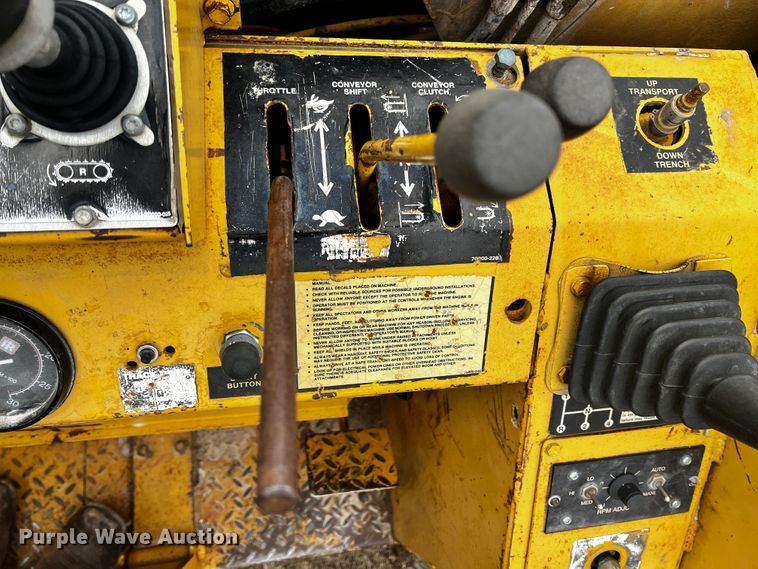 image for item JH9300 1993 Vermeer T800HT  trencher