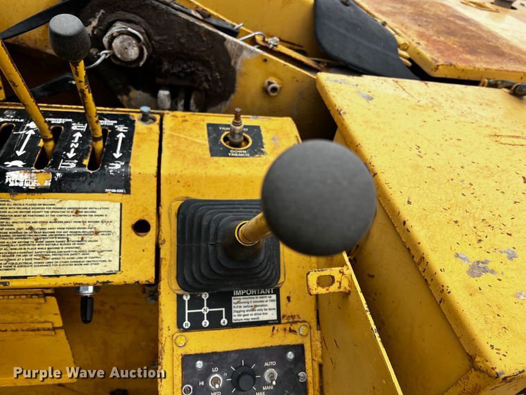 image for item JH9300 1993 Vermeer T800HT  trencher