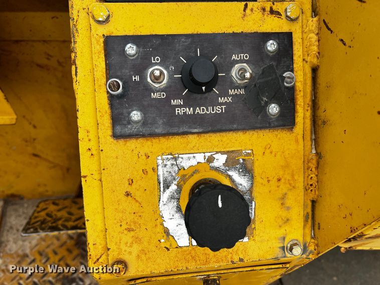 image for item JH9300 1993 Vermeer T800HT  trencher