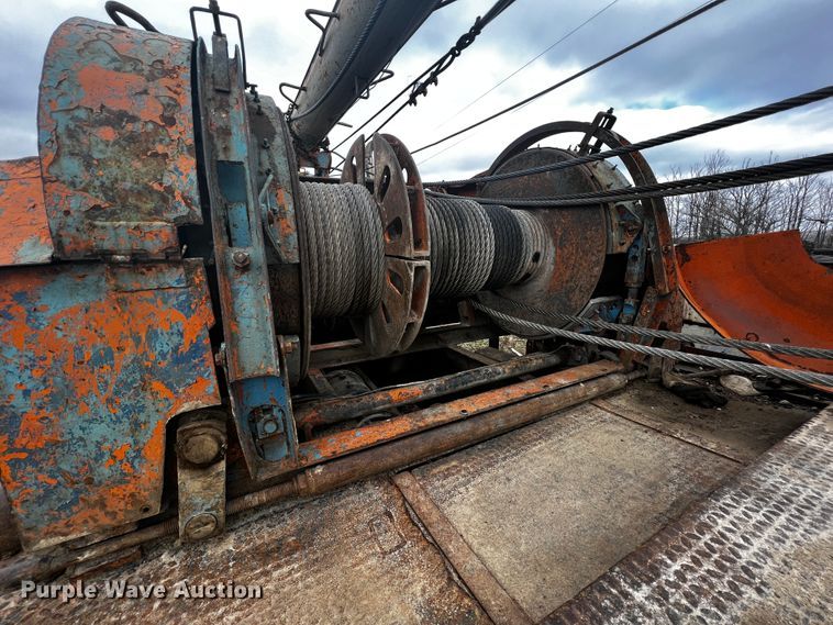 image for item JH9304 1989 International F1954  pulling unit