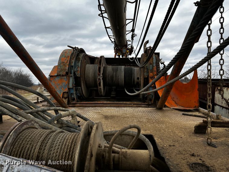 image for item JH9304 1989 International F1954  pulling unit