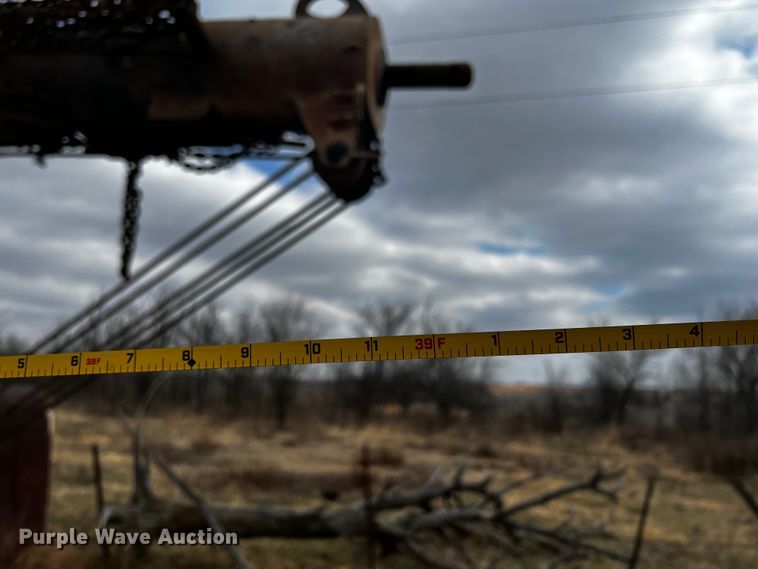 image for item JH9304 1989 International F1954  pulling unit