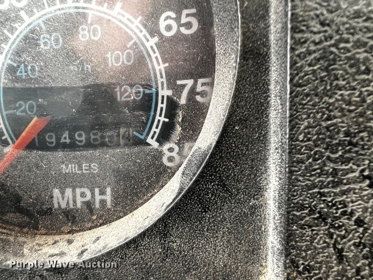 image for item JH9304 1989 International F1954  pulling unit