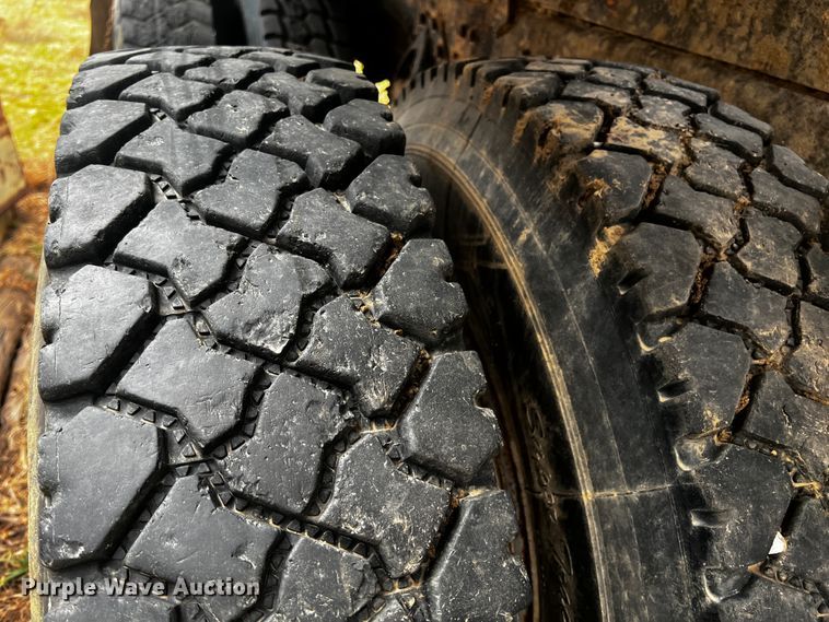 image for item JH9304 1989 International F1954  pulling unit