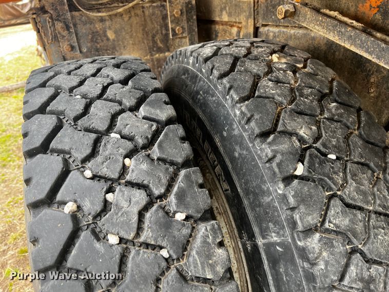 image for item JH9304 1989 International F1954  pulling unit