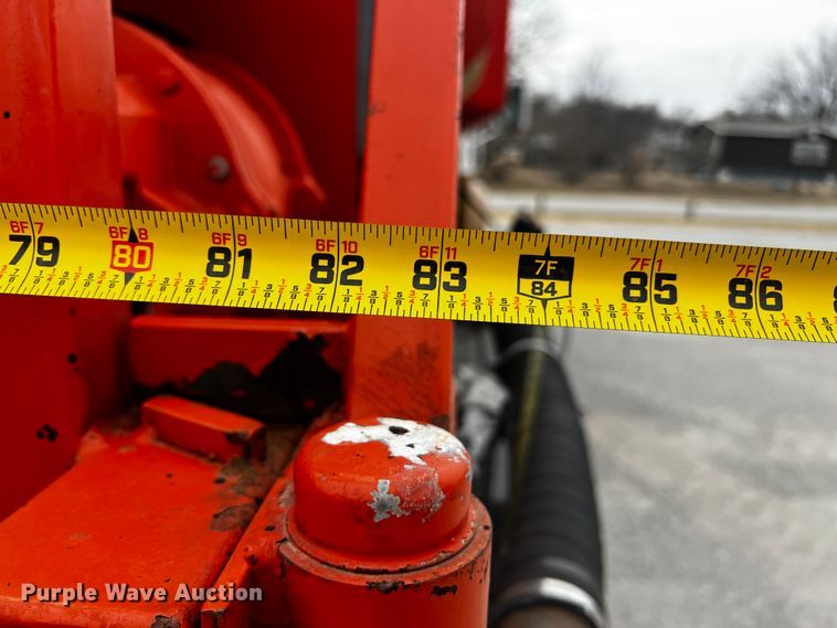 image for item JH9337 2000 International 4700  asphalt patch truck