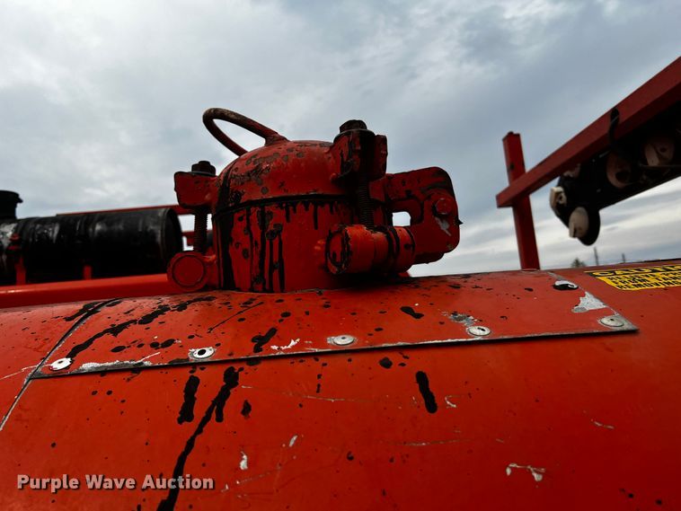 image for item JH9337 2000 International 4700  asphalt patch truck