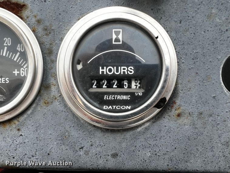 image for item JH9337 2000 International 4700  asphalt patch truck