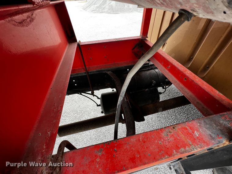 image for item JH9337 2000 International 4700  asphalt patch truck