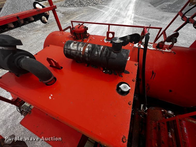 image for item JH9337 2000 International 4700  asphalt patch truck