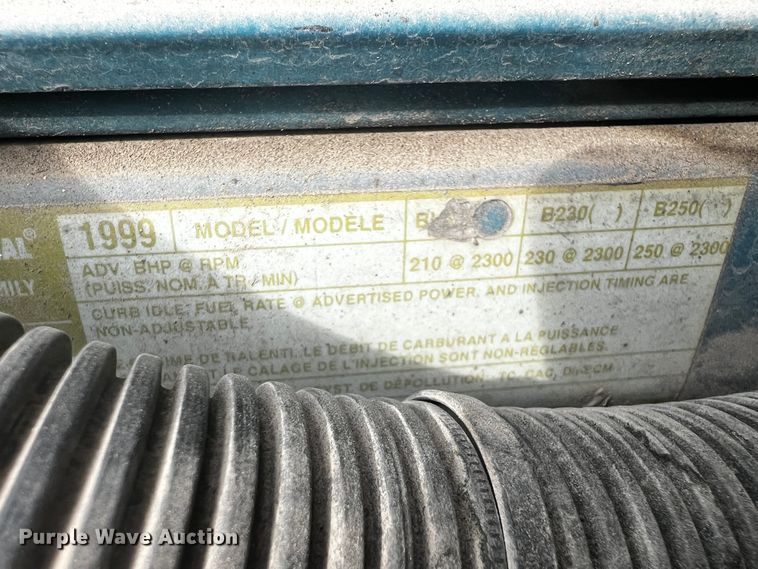 image for item JH9337 2000 International 4700  asphalt patch truck