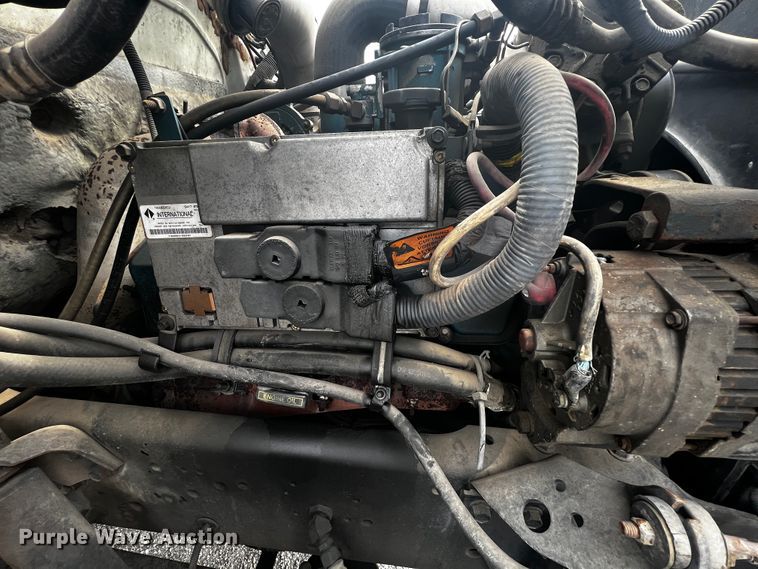 image for item JH9337 2000 International 4700  asphalt patch truck