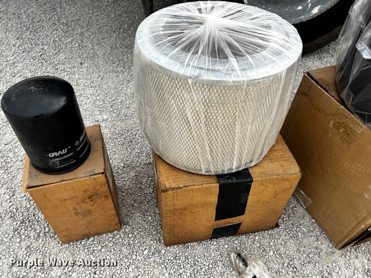 image for item JH9337 2000 International 4700  asphalt patch truck