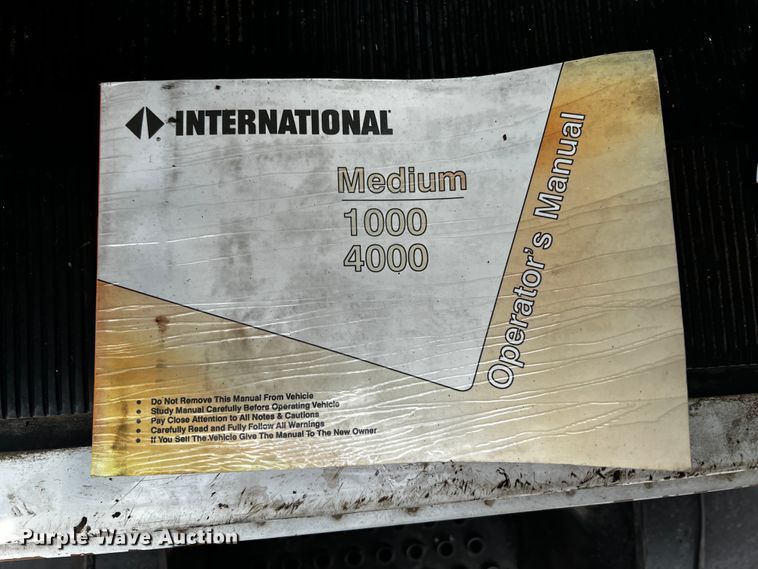 image for item JH9337 2000 International 4700  asphalt patch truck