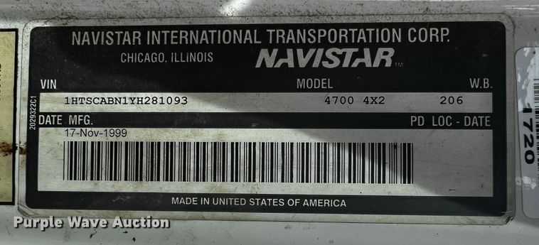 image for item JH9337 2000 International 4700  asphalt patch truck