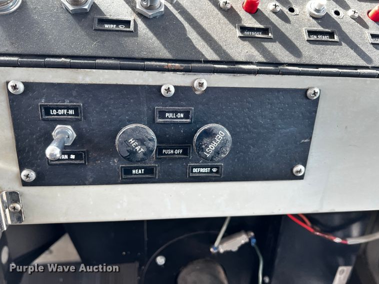 image for item JH9384 1985 Oshkosh WT-2206  dump truck