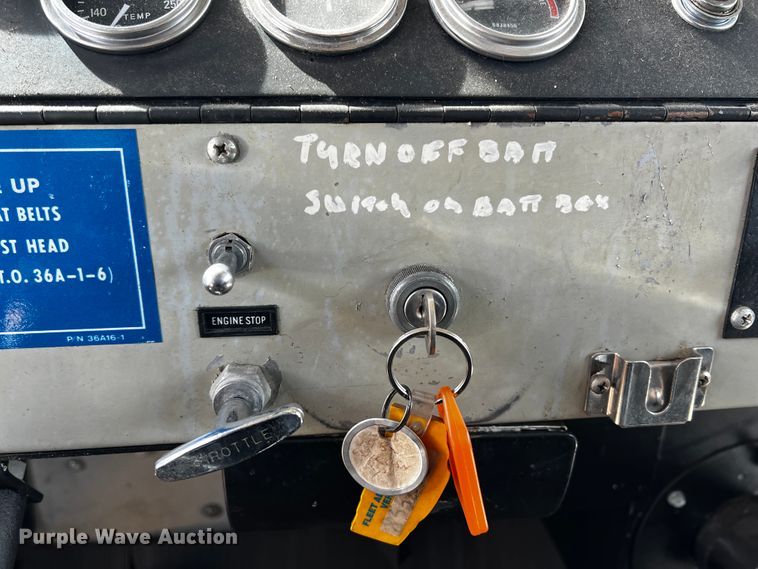 image for item JH9384 1985 Oshkosh WT-2206  dump truck