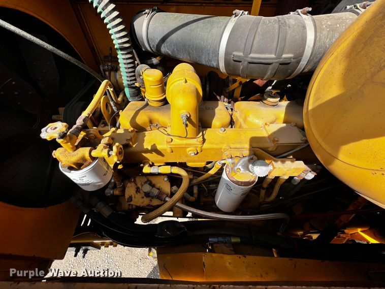 image for item JH9384 1985 Oshkosh WT-2206  dump truck