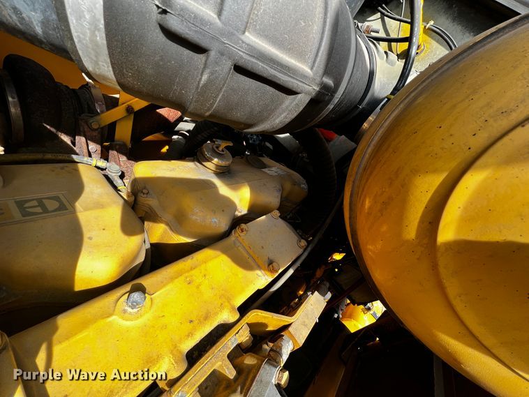 image for item JH9384 1985 Oshkosh WT-2206  dump truck