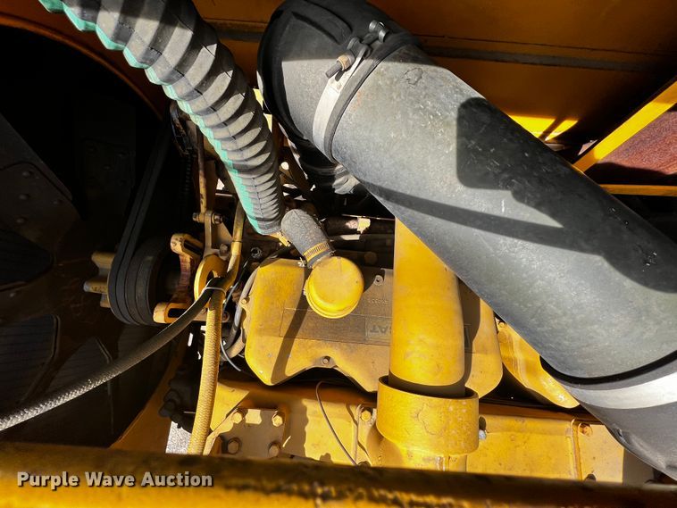 image for item JH9384 1985 Oshkosh WT-2206  dump truck