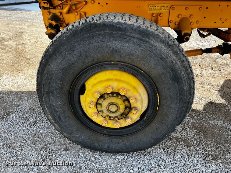 image for item JH9384 1985 Oshkosh WT-2206  dump truck