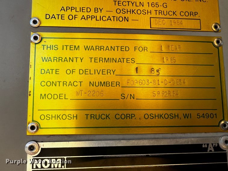 image for item JH9384 1985 Oshkosh WT-2206  dump truck