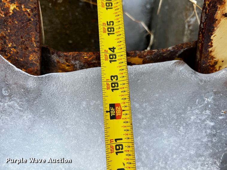 image for item JH9384 1985 Oshkosh WT-2206  dump truck