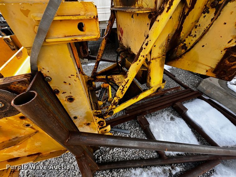 image for item JH9384 1985 Oshkosh WT-2206  dump truck