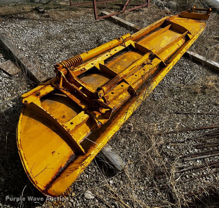 image for item JH9384 1985 Oshkosh WT-2206  dump truck