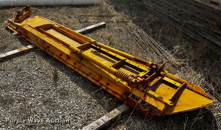 image for item JH9384 1985 Oshkosh WT-2206  dump truck