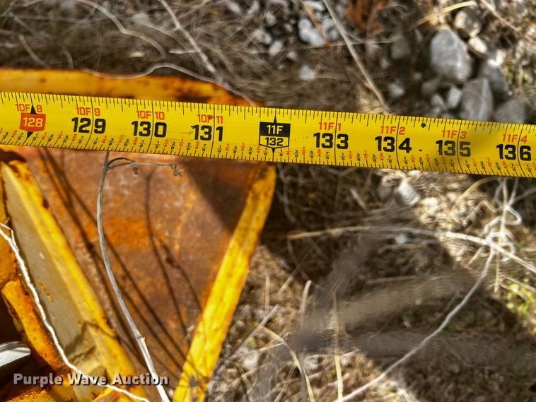 image for item JH9384 1985 Oshkosh WT-2206  dump truck