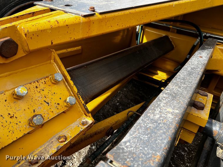 image for item JH9384 1985 Oshkosh WT-2206  dump truck