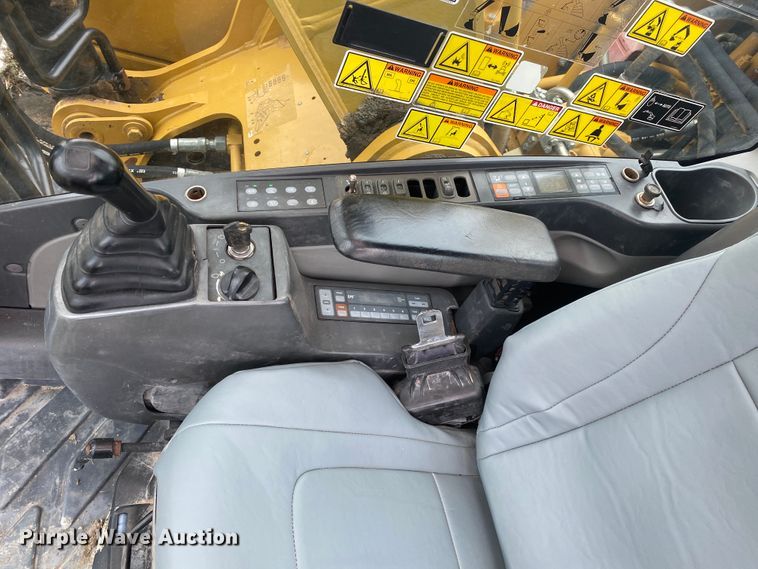 image for item JN9252 2011 Caterpillar 320DL  excavator