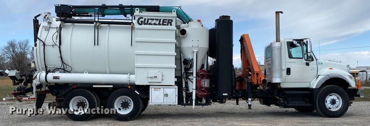 image for item JN9262 2007 International 7600  vacuum truck